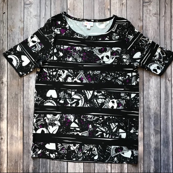 LuLaRoe Tops - 💚NIGHTMARE BEFORE CHRISTMAS Lularoe Gigi Top